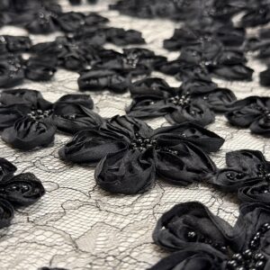 ART.1137- PIZZO FIORI IN RILIEVO NERO
